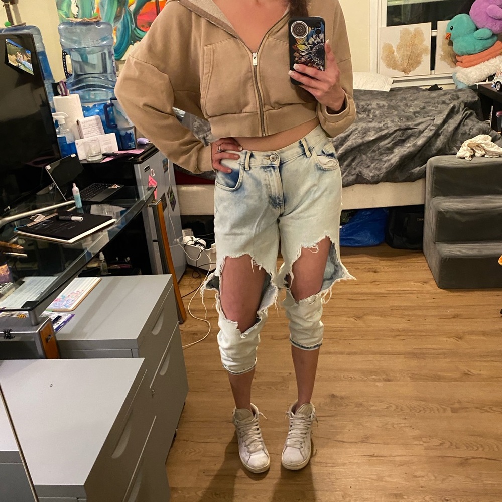 Distressed Denim Pants - Picture 4 of 15